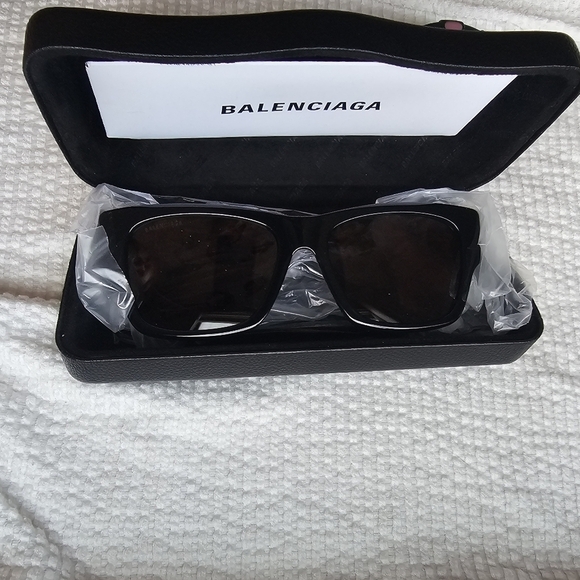 Balenciaga Sunglasses Unisex Black Square Frame with Logo BB0262SA - Picture 1 of 12